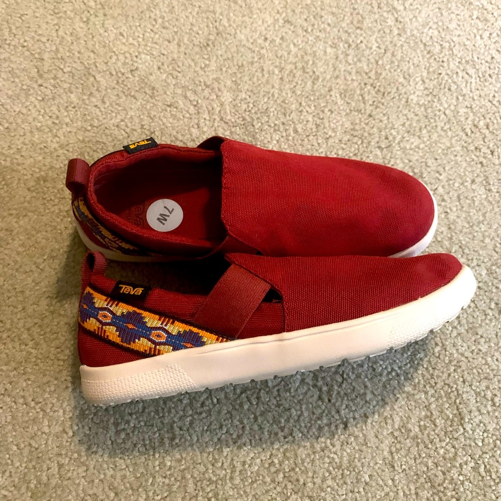 Teva slip ons